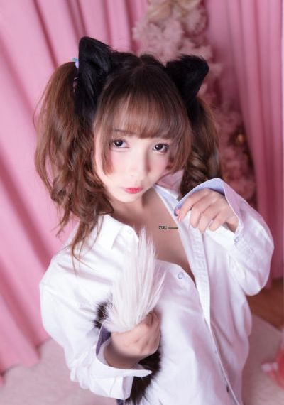 欧美三美女健身房_HD动漫在线观看