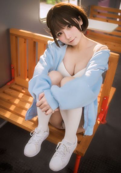 欧美明星海岛度假街拍_超清完整在线观看